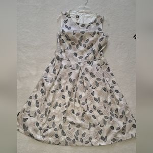 Anne Klein Sleevless Dress. Sz 12